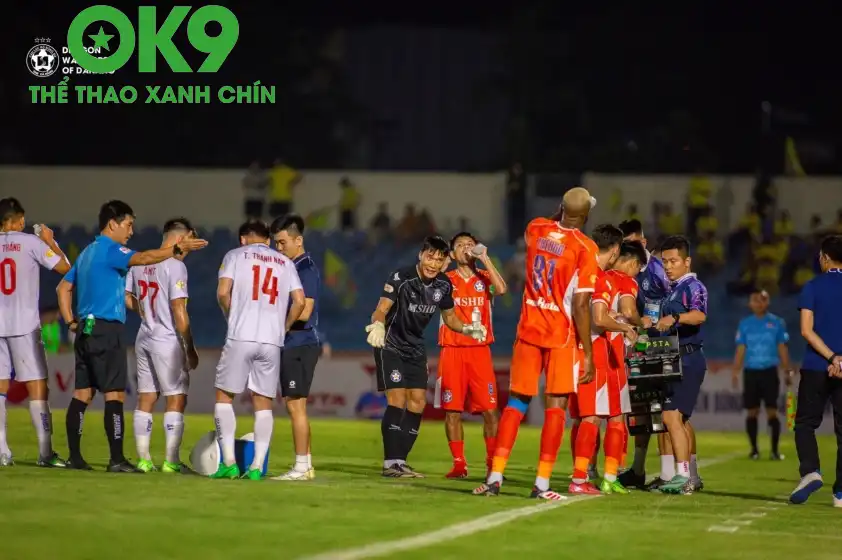Bùi Tiến Dũng tự tin cùng Đà Nẵng trụ hạng (Ảnh: SHB Đà Nẵng) Bùi Tiến Dũng tự tin cùng Đà Nẵng trụ hạng (Ảnh: SHB Đà Nẵng)