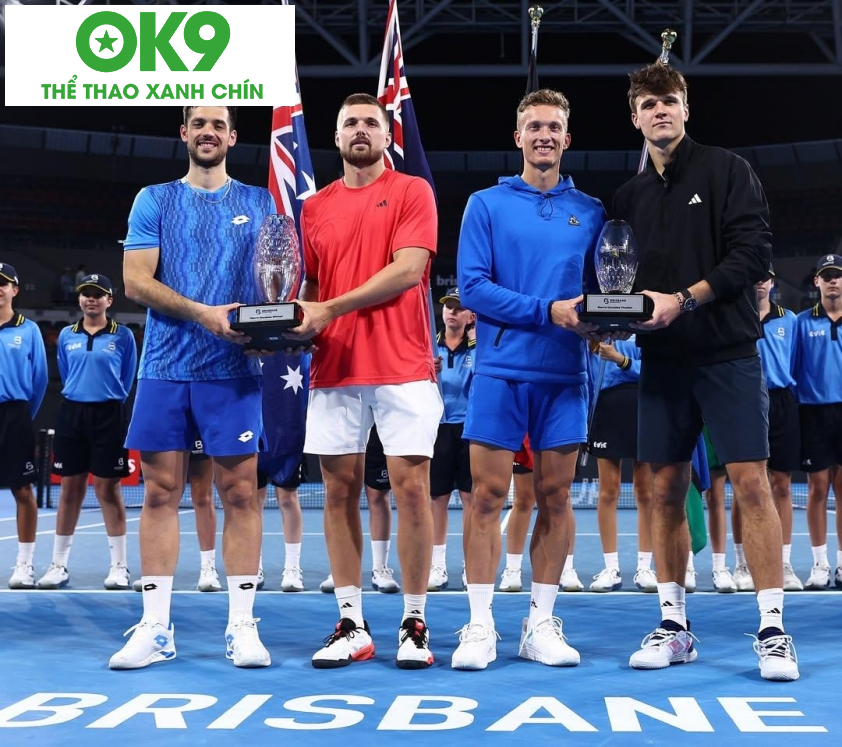 Jakub Mensik trong một trận đấu Jakub Mensik trong một trận đấu